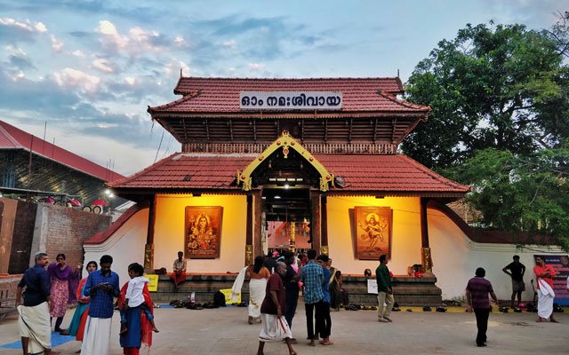 manapuram_temple_the village_kerala_resort
